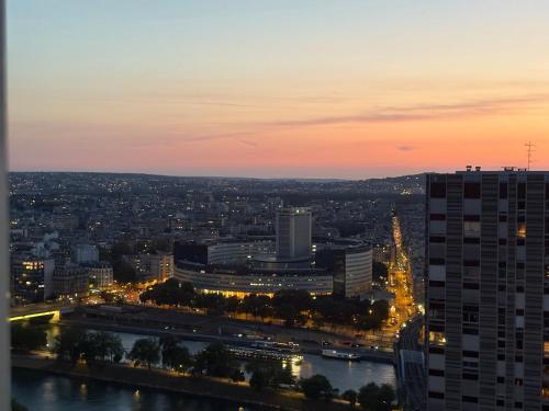 Appartement Tour Eiffel Piscine