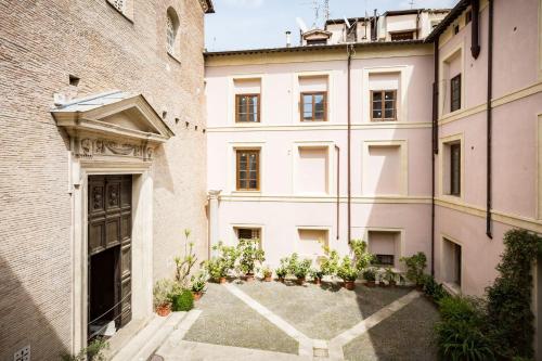 Charming Colosseo Apartment