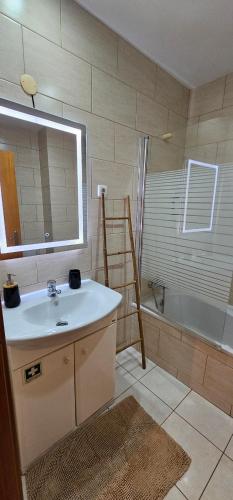 Serenity Apartment - Free Parking