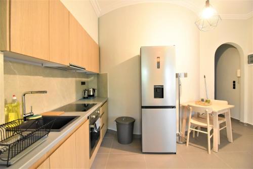 HOMOO-Metro Ampelokipoi Central Luxury Apartment