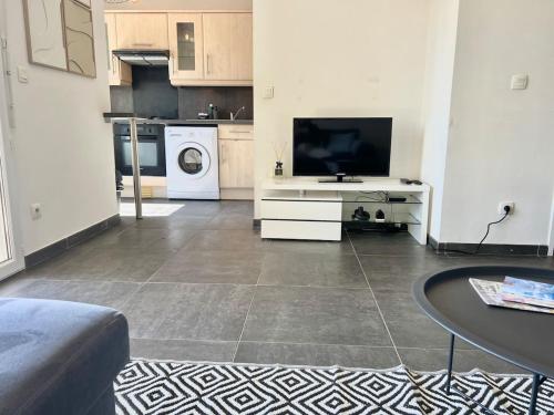 Sunny 2-room apartment, terrace, garden