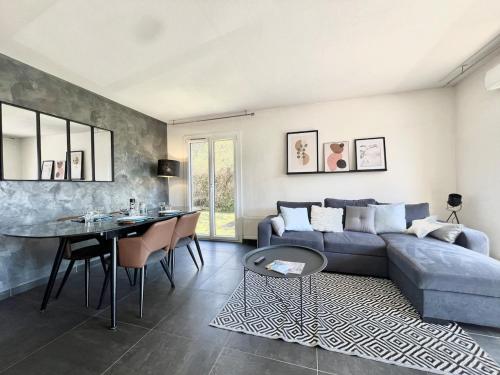 Sunny 2-room apartment, terrace, garden
