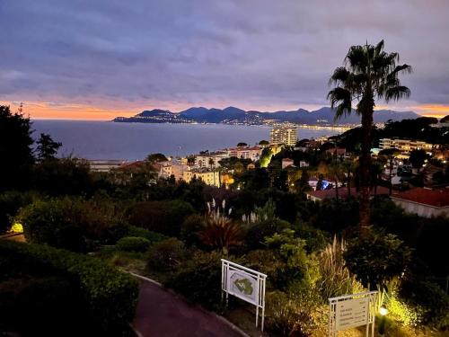 Splendid view Apartment in Cannes photo 44