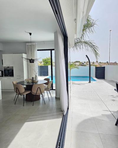 Villa LUISA Alicante La Marina Private Pool