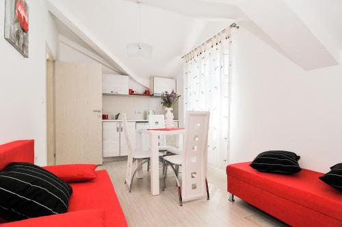 Imagen de la galería de Apartmani P&M, en Tivat