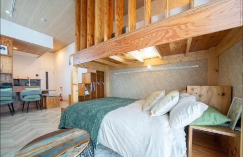 SROOM Inn