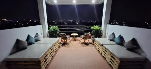 Rooftop View Home