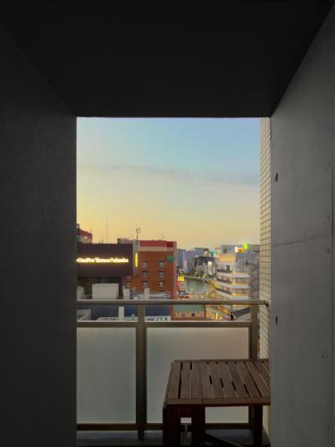 Rivera Haruyoshi Series, Balcony, 7-Eleven in Bldg