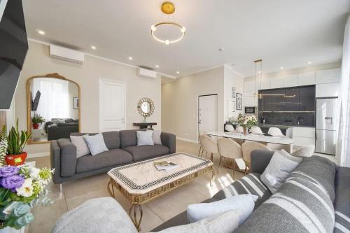 Deja Blue - Beautiful 4 beds & 4 baths, 10min from Palais, 4 stars residence