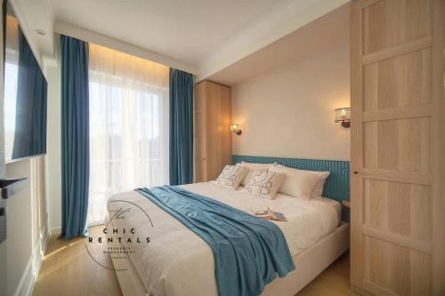 Mimosa 2BR with Balcony - Walk to Palais and Beach
