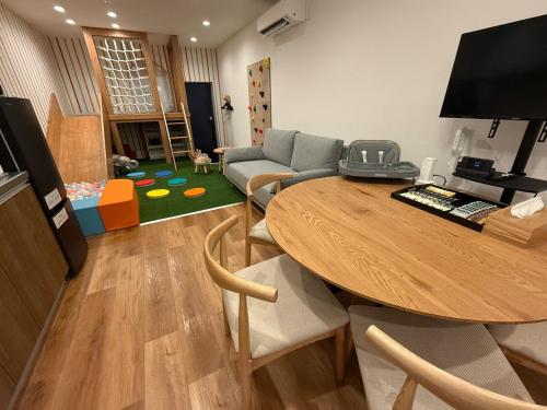 Holiday Home with Kids Play Area near USJ