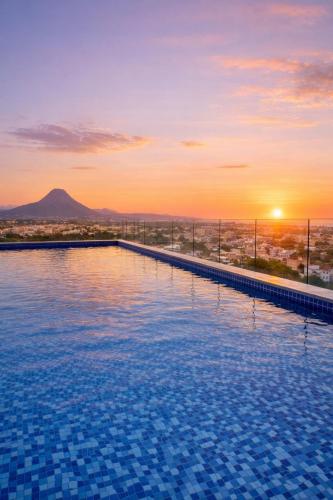 Tropical Escape with Ocean Breeze & Mountain Views