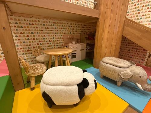 Spacious Kids Space, Luxurious Comfort for Adults