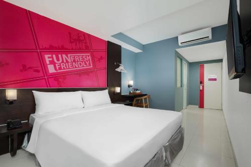 Gallery image of favehotel Kelapa Gading in Jakarta