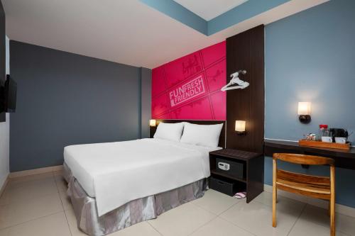Gallery image of favehotel Kelapa Gading in Jakarta