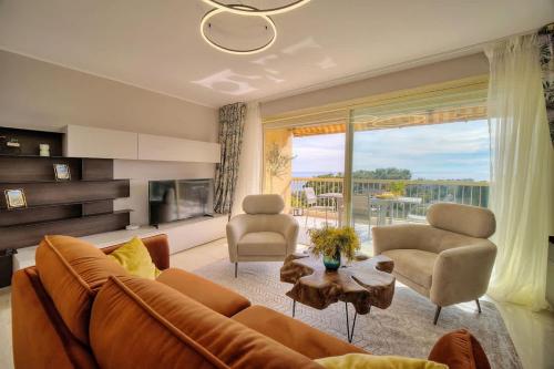 Serenity by the Sea 180 Degrees Sea View and Pool