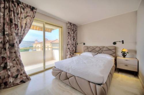 Serenity by the Sea 180 Degrees Sea View and Pool