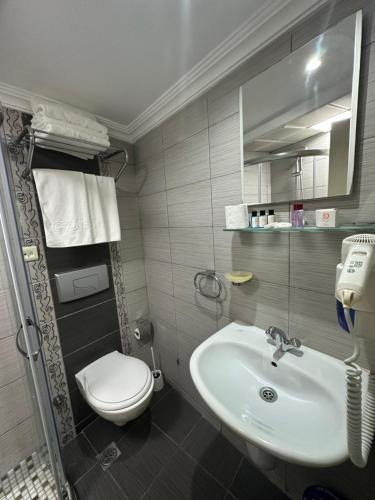 O baie la Hotel Süreyya