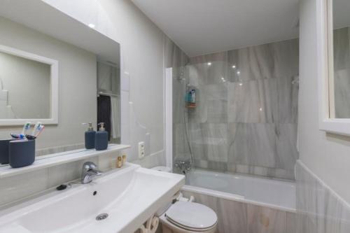 Beach Access Apt in Playa Real Pool Terrace - Pass the Keys