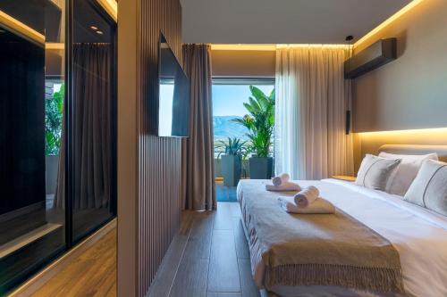 The HostMaster Skyline Tower View Suite