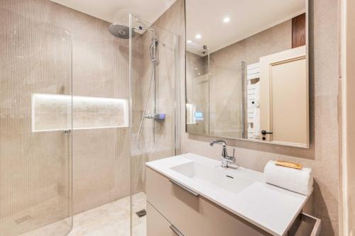 Spacious Apartment a-c 3BR-8P - Grand boulevards