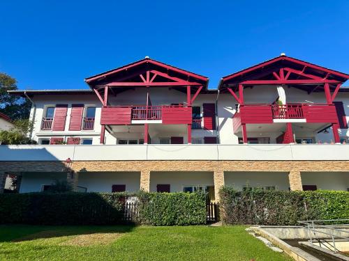 Ahetze, 3 pièces lumineux avec terrasse & parking