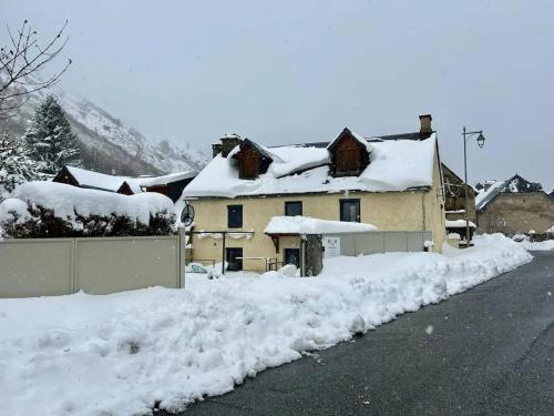 Spacieuse maison de vacances près d'Aragnouet avec jardin
