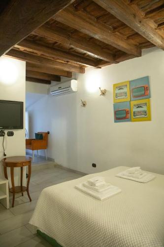 Flowers Apartments Rome City Center