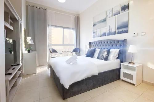 Enjoy Studio in Dubai Marina - Partial Marina View