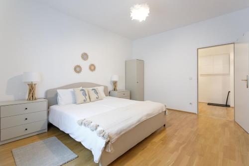 Operasteet Residences - Central Business Apartment