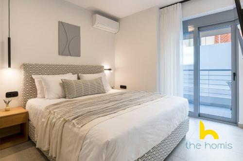 A1 Stylish 2BR APT w Balcony and Parking, Kingbed