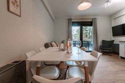 Key Host Nafplio apt