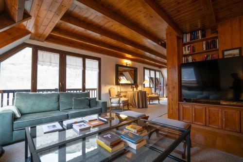 Era Garona by FeelFree Rentals