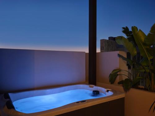 Nur Oramis Living