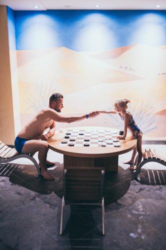V Spa & Conference Hotel — Swimming pool