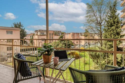 Central Station - Private Terrace, Netflix & Wi-Fi