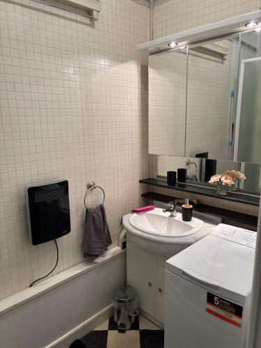 Charming Parisian pied-à-terre!