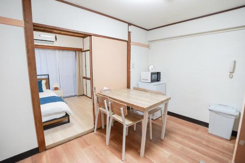 102Room,Free Parking Only 1 Stop from Ikebukuro Entire 33m on 1st Floor 2 Bedrooms for up to 6 Guests 3Minute Walk to Don Quijote
