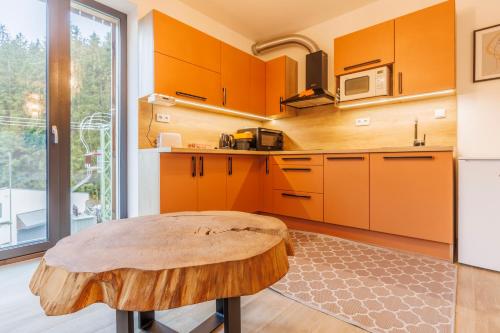 Apartmán Anetta Herlíkovice - 45m2 with balkony and wellness - near cable car to hill Žalý and ski slope