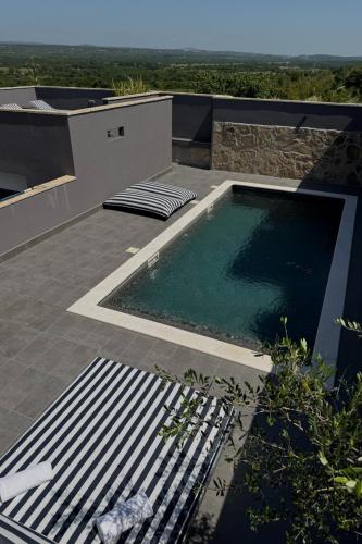 Villa House S by Villas Guide