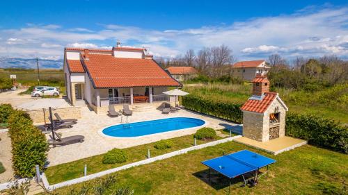Villa Olive-Privlaka by Villas Guide