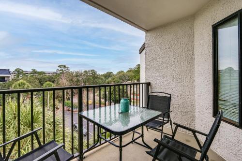 Steps to Sand! Retreat w/ 2 Pools in Hilton Head photo 10