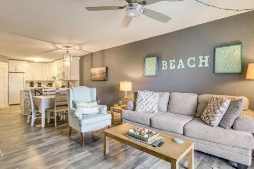 Steps to Sand! Retreat w/ 2 Pools in Hilton Head photo 1