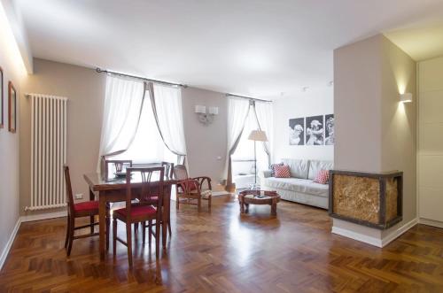 HISTORIC CENTRE LUXURIOUS HOUSE AC and WI-FI