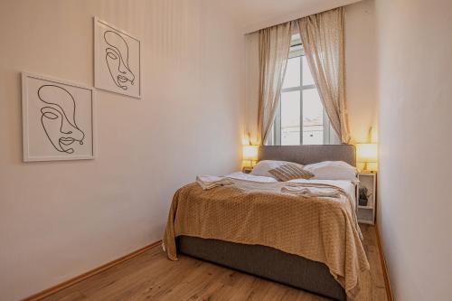 Cozy One Bedroom Apartment With Living Room Close to Wiener Stadthalle