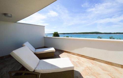1 Bedroom Stunning Apartment In Medulin