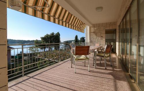 Amazing Apartment In Pula With Wifi