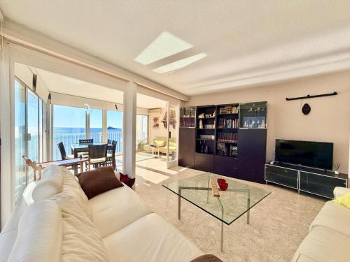 Yago Levante Seafront