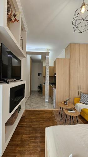 Modern Thissio Studio - Near Acropolis - Quiet