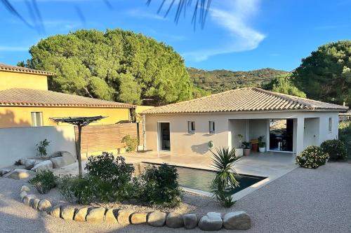 Villa avec piscine proche Palombaggia